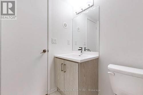 265 - 150 Honeycrisp Crescent, Vaughan, ON - Indoor Photo Showing Bathroom