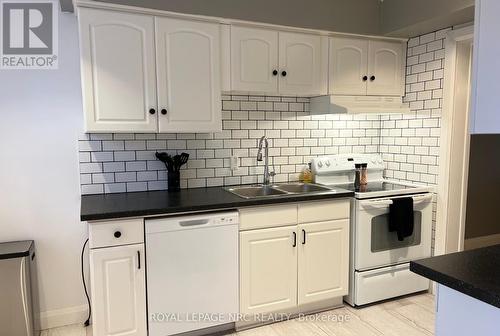 79 - 77 Linwell Road, St. Catharines (443 - Lakeport), ON - Indoor Photo Showing Kitchen With Double Sink