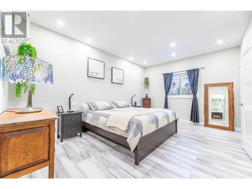 445 Ritchie Avenue, Naramata, BC - Indoor Photo Showing Bedroom