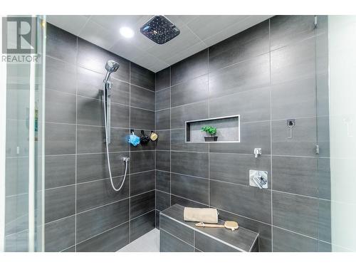 445 Ritchie Avenue, Naramata, BC - Indoor Photo Showing Bathroom