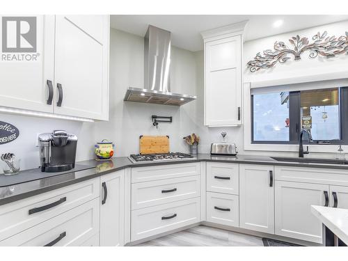 445 Ritchie Avenue, Naramata, BC - Indoor Photo Showing Kitchen