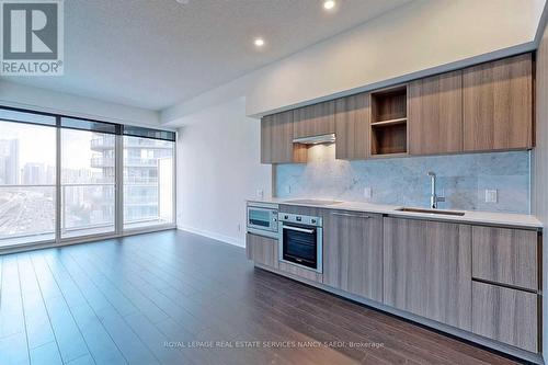 4611 - 17 Bathurst Street, Toronto, ON - Indoor Photo Showing Kitchen