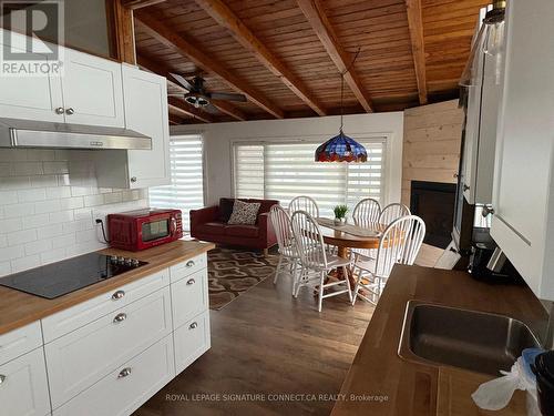 5 Erie Heights Line, Haldimand, ON - Indoor Photo Showing Kitchen