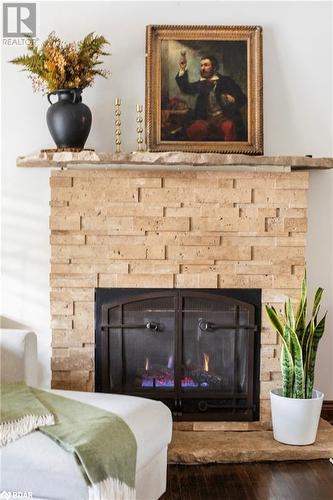 Interior details with hardwood floors - 109 Fairleigh Avenue S, Hamilton, ON - Indoor With Fireplace