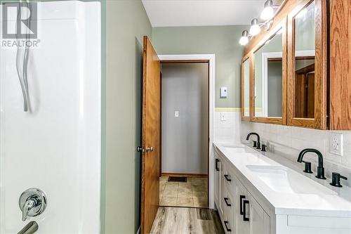 3261 St.Laurent Street, Chelmsford, ON - Indoor Photo Showing Bathroom