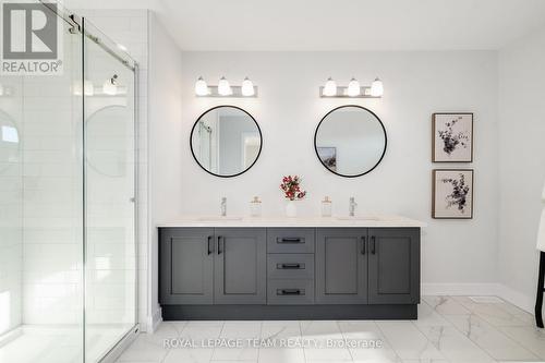 1005 Moore Street, Brockville, ON - Indoor Photo Showing Bathroom