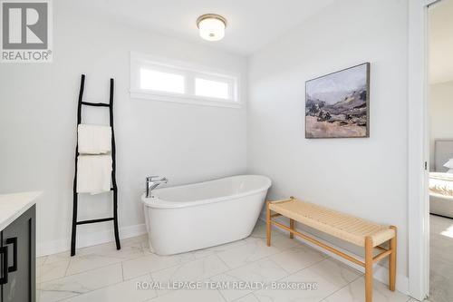 1005 Moore Street, Brockville, ON - Indoor Photo Showing Bathroom