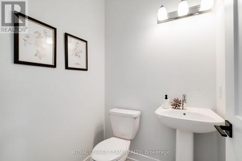 1005 Moore Street, Brockville, ON - Indoor Photo Showing Bathroom