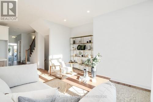 1005 Moore Street, Brockville, ON - Indoor Photo Showing Living Room