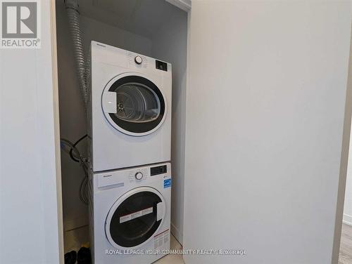 Ph3203 - 15 Holmes Avenue, Toronto, ON - Indoor Photo Showing Laundry Room