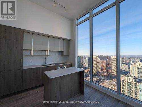 Ph3203 - 15 Holmes Avenue, Toronto, ON - Indoor Photo Showing Kitchen