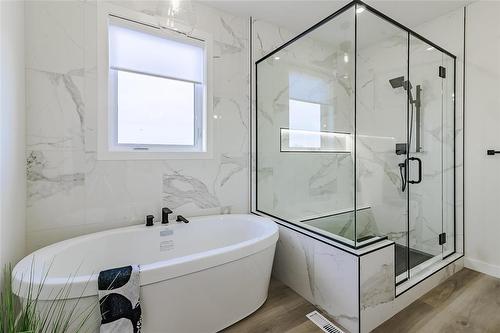 116 Cowley Street, West St Paul, MB - Indoor Photo Showing Bathroom