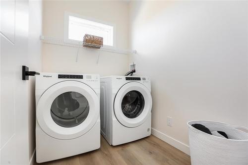 116 Cowley Street, West St Paul, MB - Indoor Photo Showing Laundry Room