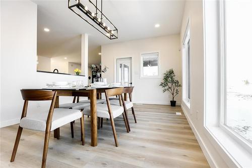 116 Cowley Street, West St Paul, MB - Indoor Photo Showing Dining Room