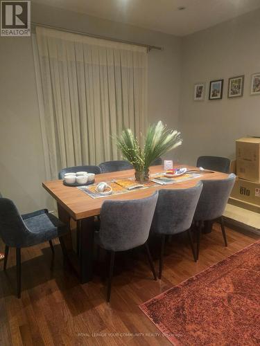 80 Cozens Drive, Richmond Hill, ON - Indoor Photo Showing Dining Room