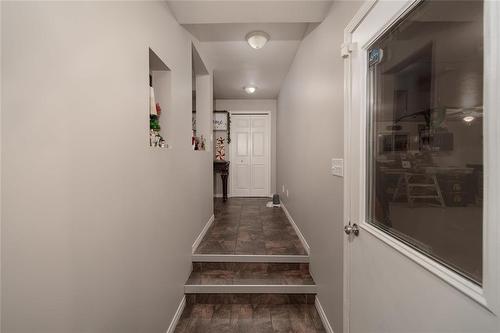 132 Oakview Avenue, Mitchell, MB - Indoor Photo Showing Other Room