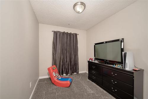 132 Oakview Avenue, Mitchell, MB - Indoor