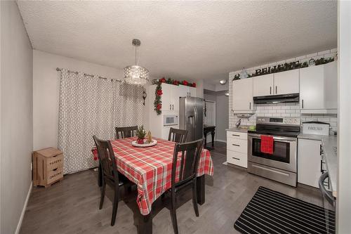 132 Oakview Avenue, Mitchell, MB - Indoor