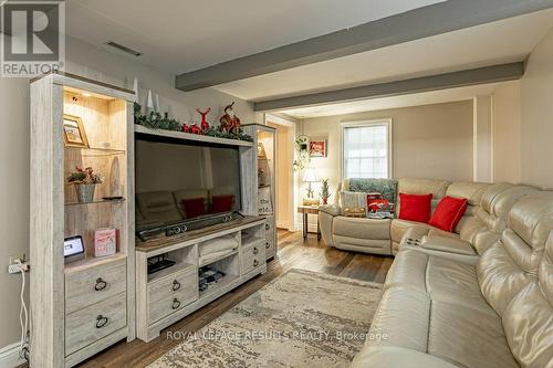 454915 45Th Line, Woodstock, ON - Indoor Photo Showing Living Room