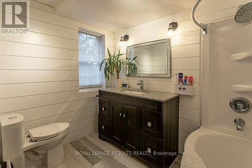 454915 45Th Line, Woodstock, ON - Indoor Photo Showing Bathroom