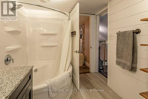 454915 45Th Line, Woodstock, ON - Indoor Photo Showing Bathroom