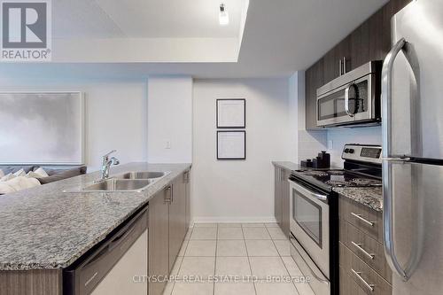 221 - 7 Foundry Avenue, Toronto, ON - Indoor Photo Showing Kitchen With Double Sink With Upgraded Kitchen