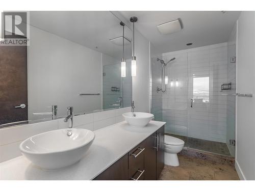 2040 Springfield Road Unit# 904, Kelowna, BC - Indoor Photo Showing Bathroom