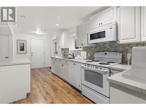 SUITE -kitchen - 3309 Mcmahon Road, West Kelowna, BC - Indoor Photo Showing Kitchen