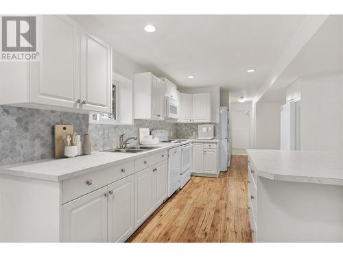 SUITE -kitchen - 3309 Mcmahon Road, West Kelowna, BC - Indoor Photo Showing Kitchen With Double Sink