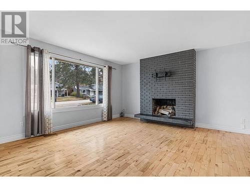 3309 Mcmahon Road, West Kelowna, BC - Indoor Photo Showing Living Room With Fireplace