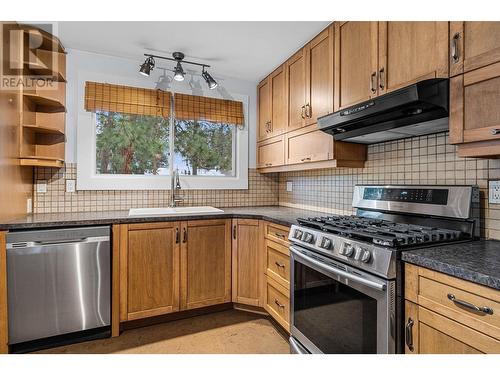 3309 Mcmahon Road, West Kelowna, BC - Indoor Photo Showing Kitchen With Stainless Steel Kitchen