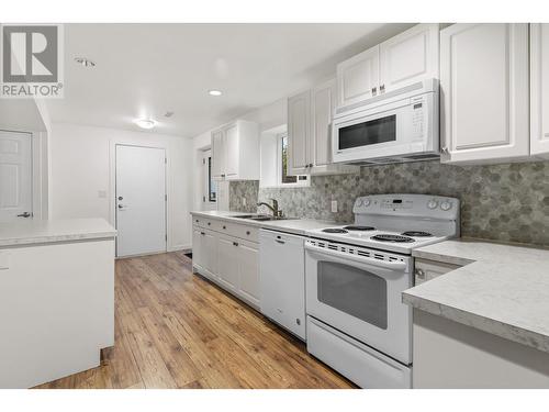 3309 Mcmahon Road, West Kelowna, BC - Indoor Photo Showing Kitchen With Double Sink