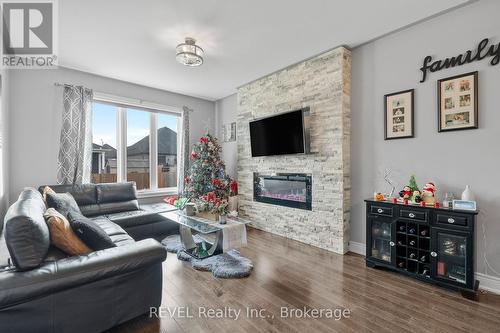 4061 Village Creek Drive, Fort Erie (328 - Stevensville), ON - Indoor Photo Showing Living Room With Fireplace