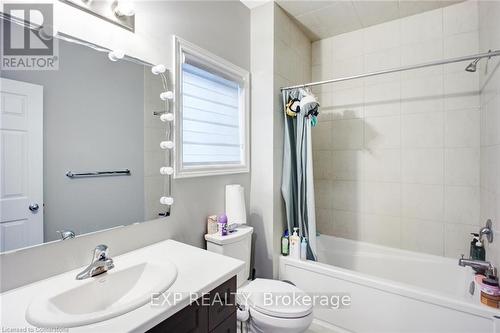 61 Broadacre Drive, Kitchener, ON - Indoor Photo Showing Bathroom