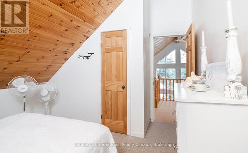 1010 Ransbury Road, Muskoka Lakes (Watt), ON - Indoor Photo Showing Bedroom