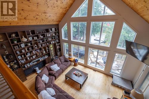 1010 Ransbury Road, Muskoka Lakes (Watt), ON - Indoor With Fireplace