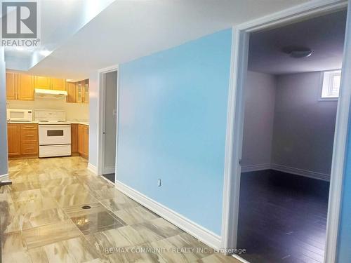 47 Pegasus Trail, Toronto, ON - Indoor Photo Showing Kitchen