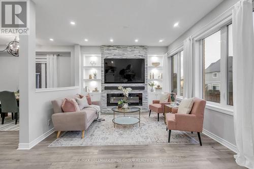 2375 Dobbinton Street, Oshawa, ON - Indoor Photo Showing Living Room