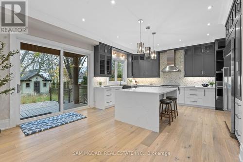 927 The Greenway, Mississauga, ON - Indoor Photo Showing Kitchen With Upgraded Kitchen