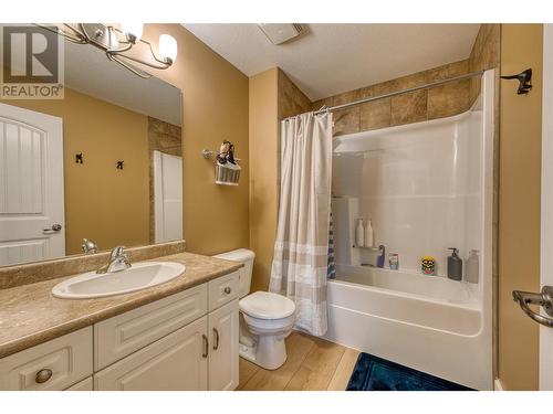 1501 15Th Avenue, Vernon, BC - Indoor Photo Showing Bathroom