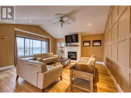 1501 15Th Avenue, Vernon, BC - Indoor Photo Showing Living Room With Fireplace