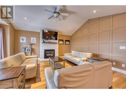 1501 15Th Avenue, Vernon, BC - Indoor Photo Showing Living Room With Fireplace