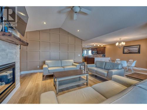 1501 15Th Avenue, Vernon, BC - Indoor Photo Showing Living Room With Fireplace