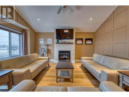 1501 15Th Avenue, Vernon, BC - Indoor Photo Showing Living Room With Fireplace