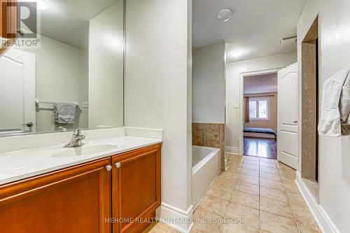 15 Warden Woods Court, Markham, ON - Indoor Photo Showing Bathroom