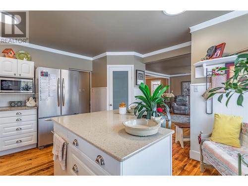 6934 Highway 6, Coldstream, BC - Indoor Photo Showing Kitchen