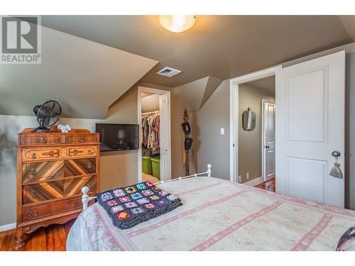 6934 Highway 6, Coldstream, BC - Indoor Photo Showing Bedroom