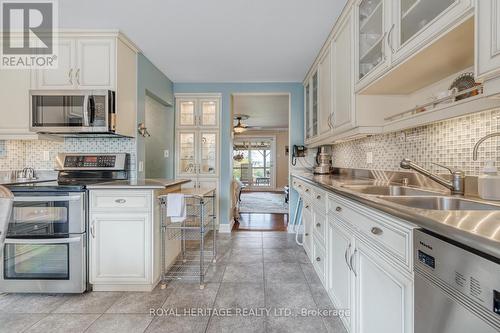 5348 Rice Lake Scenic Drive, Hamilton Township, ON - Indoor Photo Showing Kitchen With Double Sink