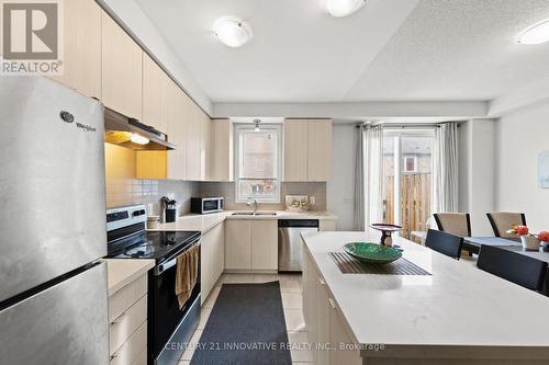 42 - 50 Edinburgh Drive, Brampton, ON - Indoor Photo Showing Kitchen With Stainless Steel Kitchen With Upgraded Kitchen