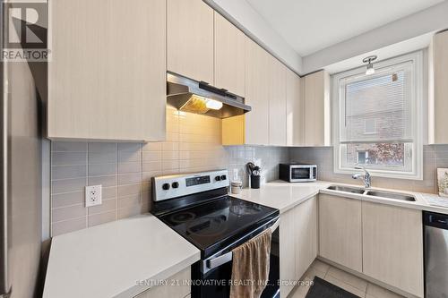 42 - 50 Edinburgh Drive, Brampton, ON - Indoor Photo Showing Kitchen With Stainless Steel Kitchen With Double Sink With Upgraded Kitchen